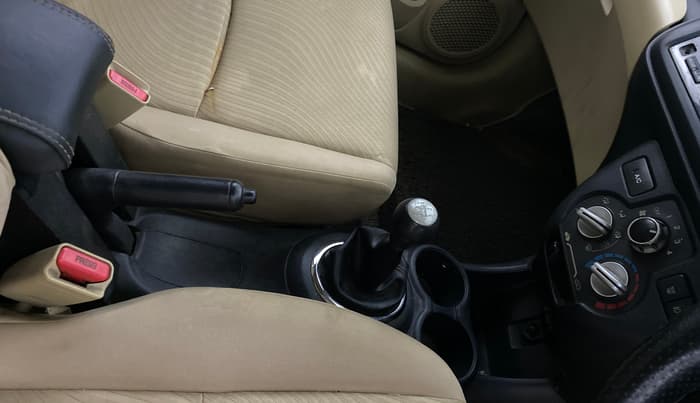 2014 Honda Mobilio 1.5L I-VTEC V, Petrol, Manual, 64,140 km, Gear Lever