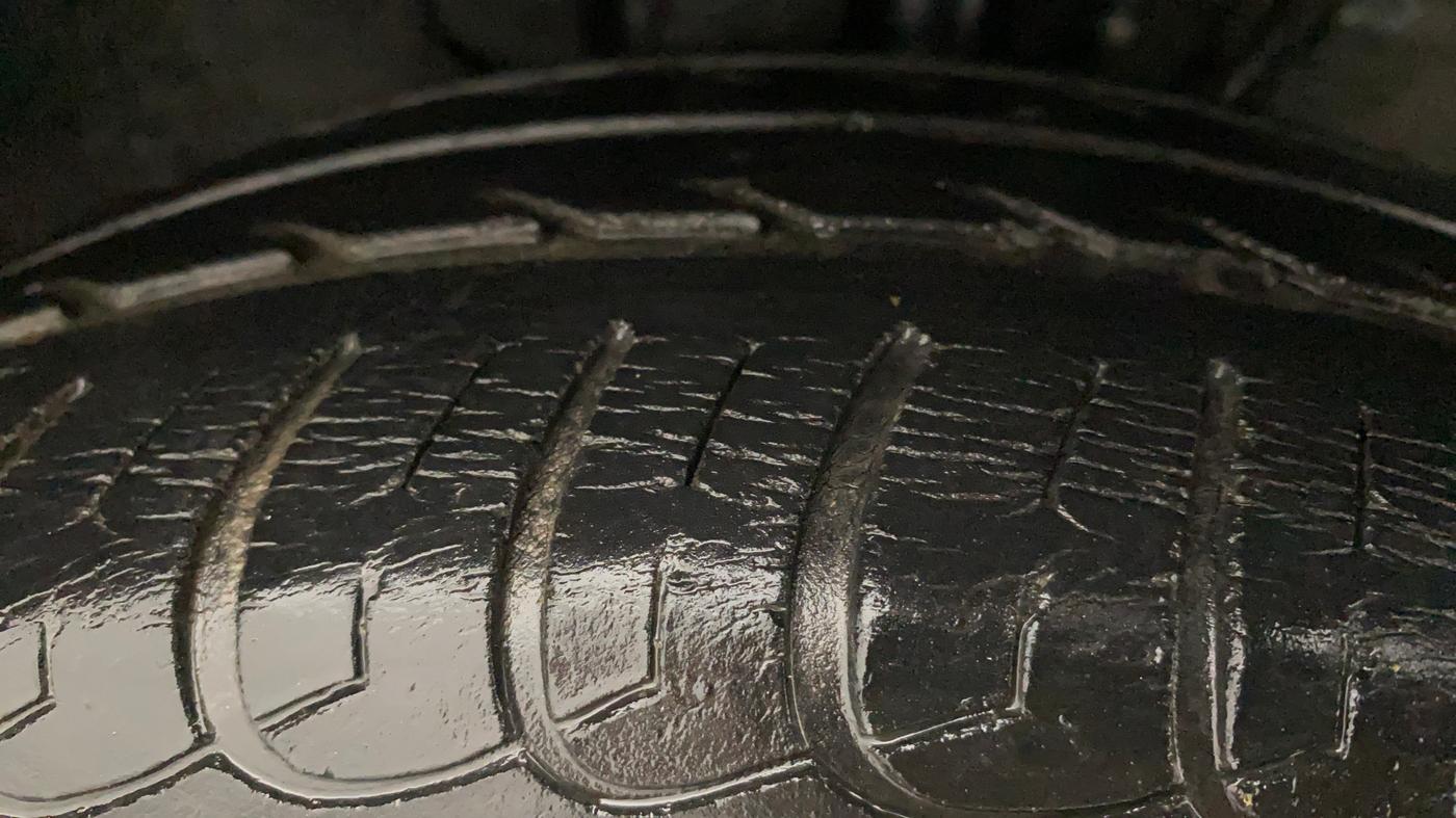 2016 Tata Tiago XZ PETROL, Petrol, Manual, 36,448 km, Right Front Tyre Tread