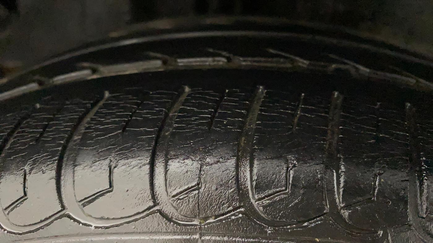 2016 Tata Tiago XZ PETROL, Petrol, Manual, 36,448 km, Right Rear Tyre Tread