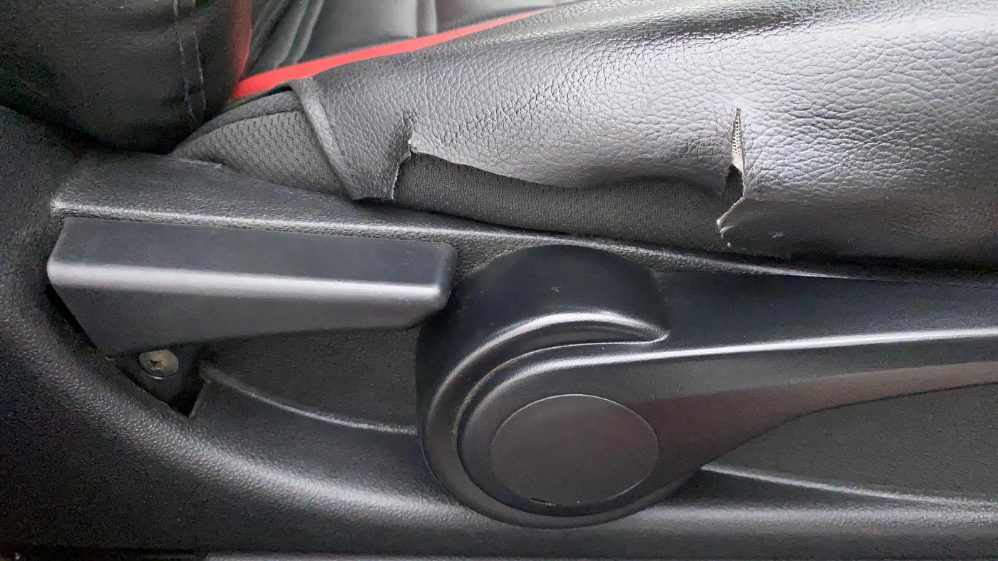 2016 Tata Tiago XZ PETROL, Petrol, Manual, 36,448 km, Driver Side Adjustment Panel