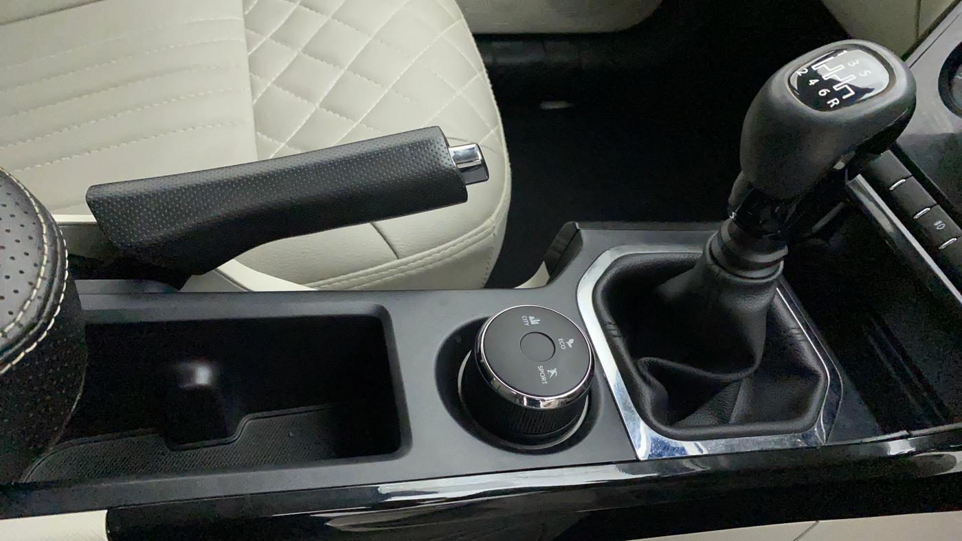 2021 Tata NEXON XZ PETROL, Petrol, Manual, 3,723 km, Gear Lever