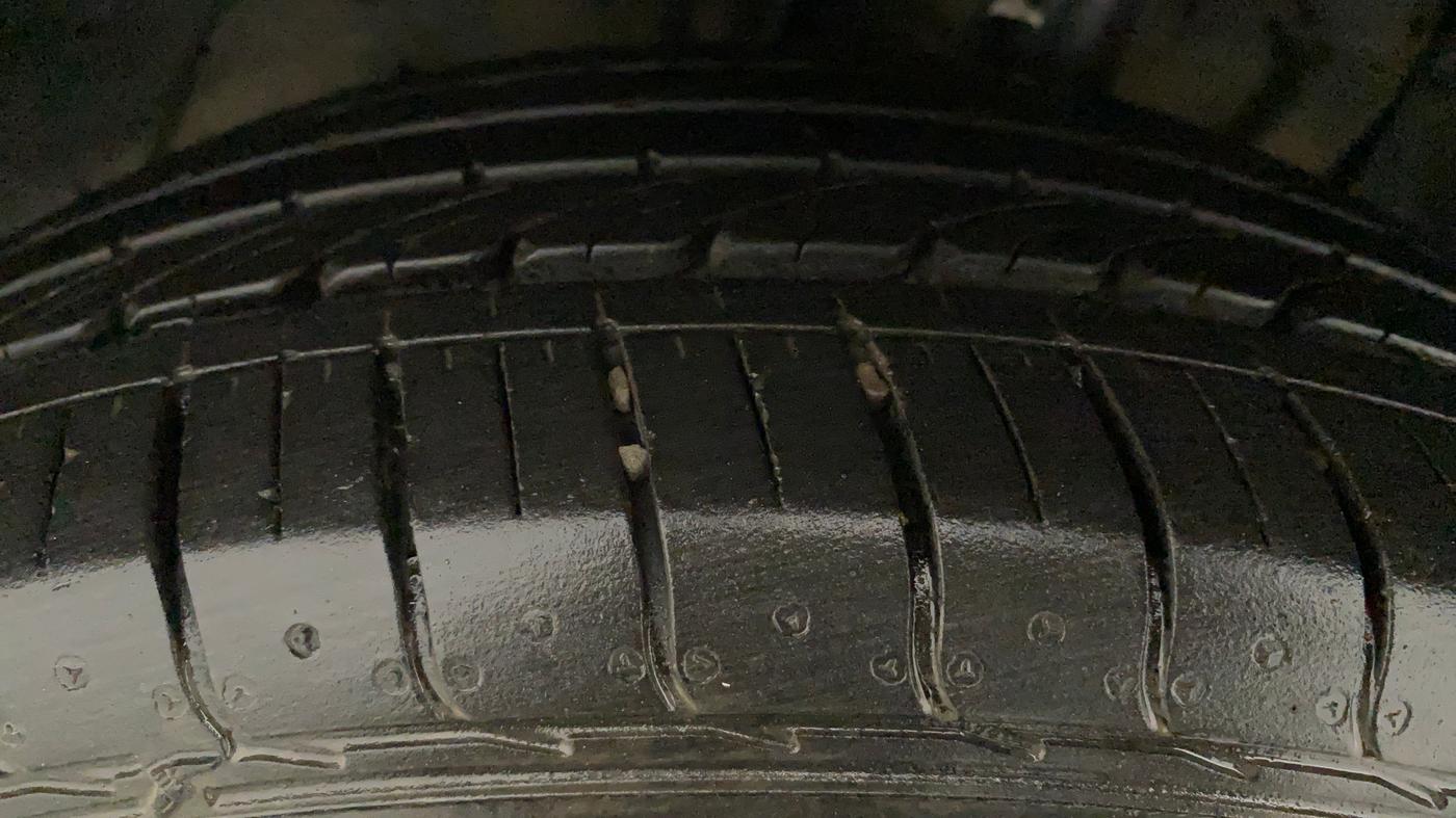 2021 Tata NEXON XZ PETROL, Petrol, Manual, 3,723 km, Right Front Tyre Tread