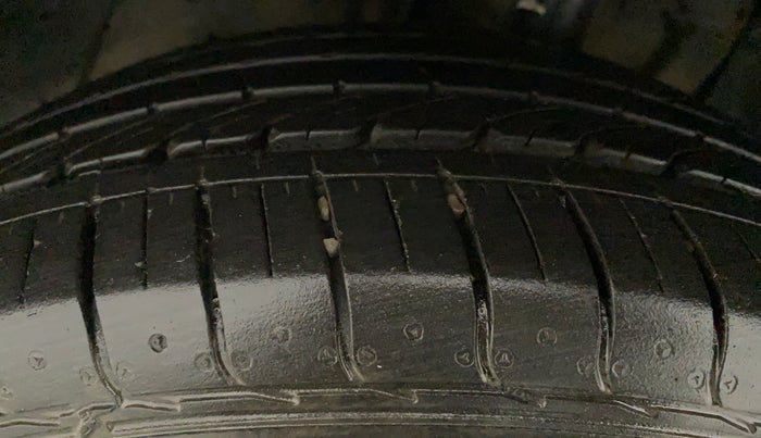 2021 Tata NEXON XZ PETROL, Petrol, Manual, 3,723 km, Right Front Tyre Tread