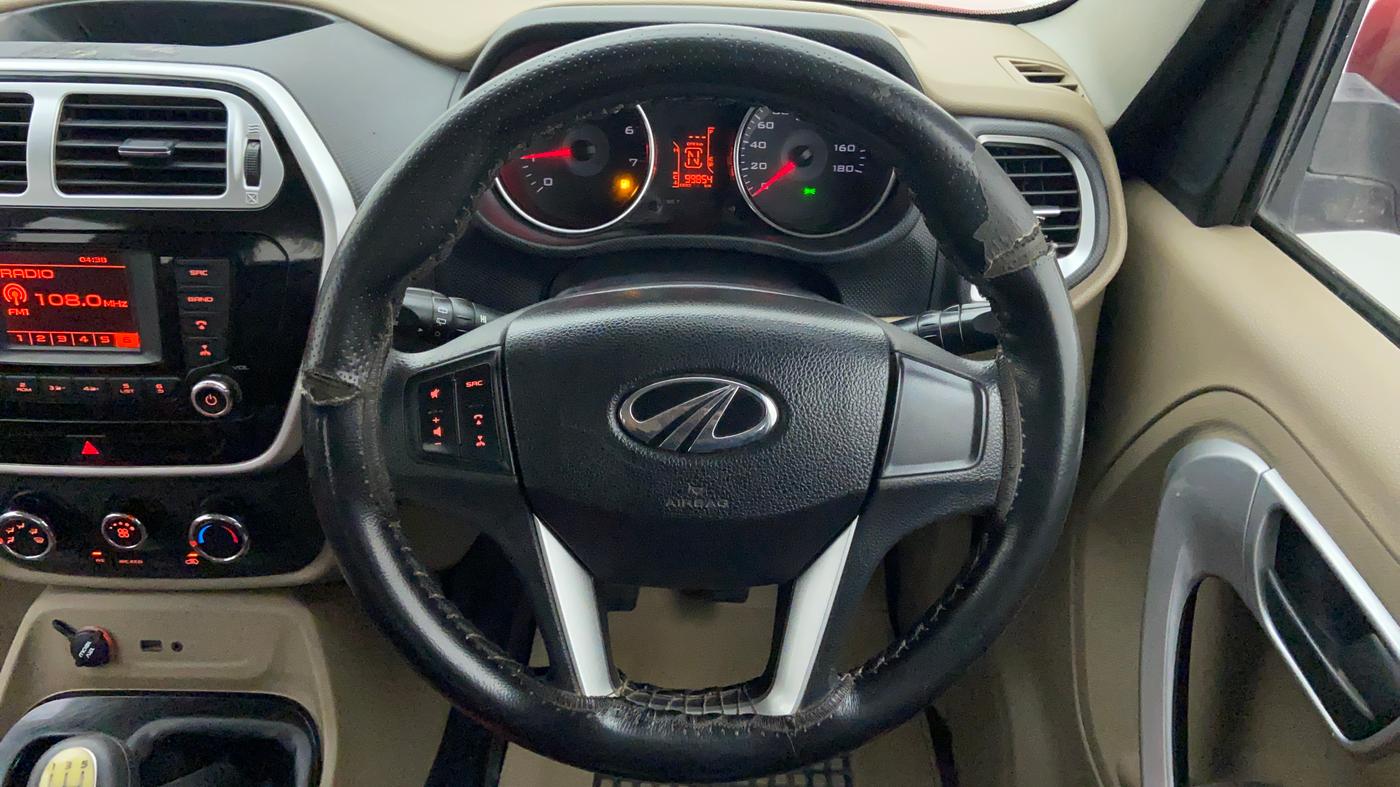 2016 Mahindra TUV300 T8, Diesel, Manual, 99,908 km, Steering Wheel Close Up