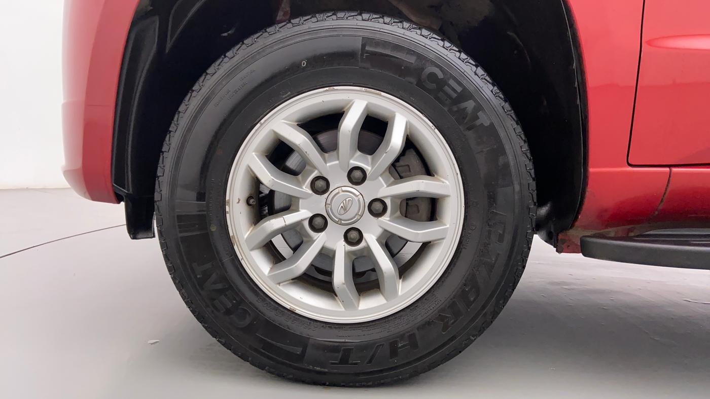 2016 Mahindra TUV300 T8, Diesel, Manual, 99,908 km, Left Front Wheel