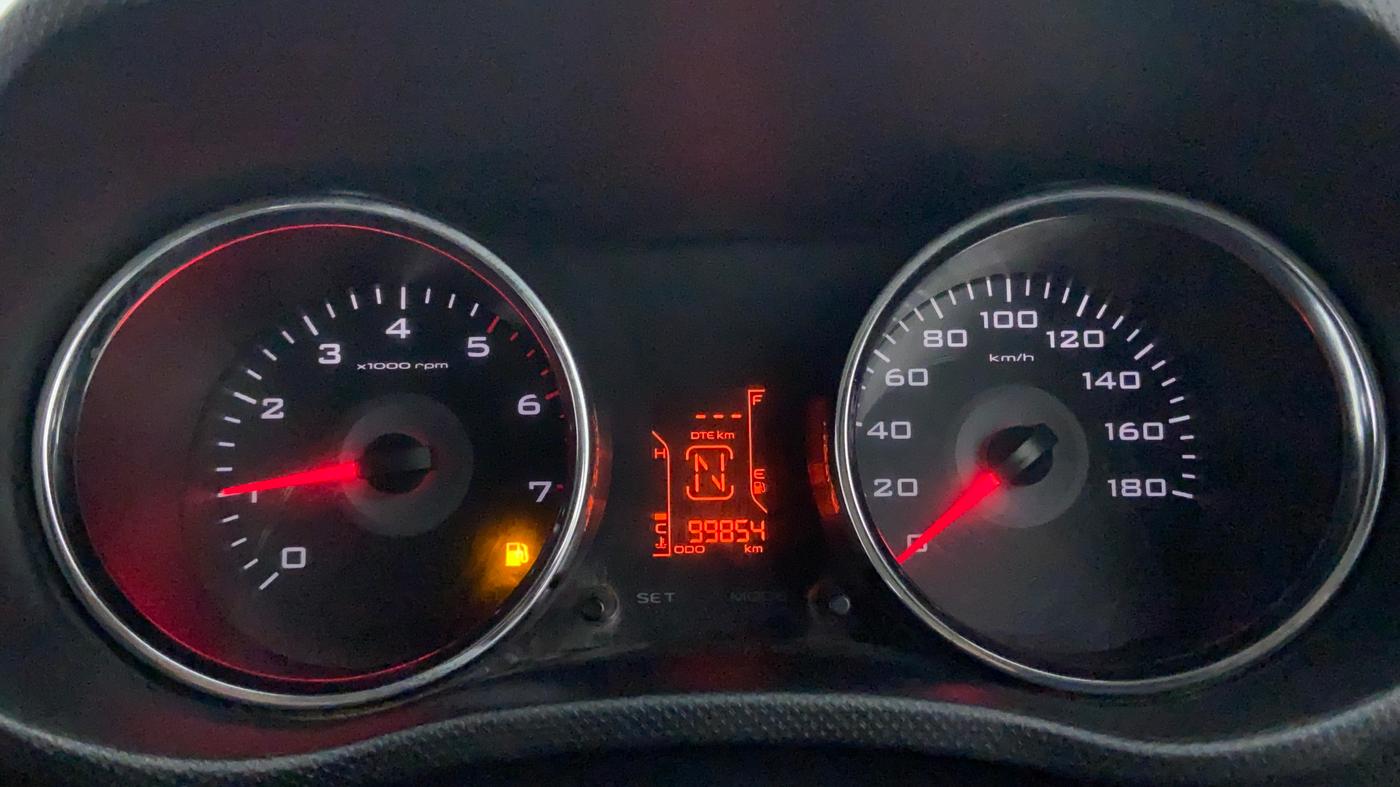 2016 Mahindra TUV300 T8, Diesel, Manual, 99,908 km, Odometer Image
