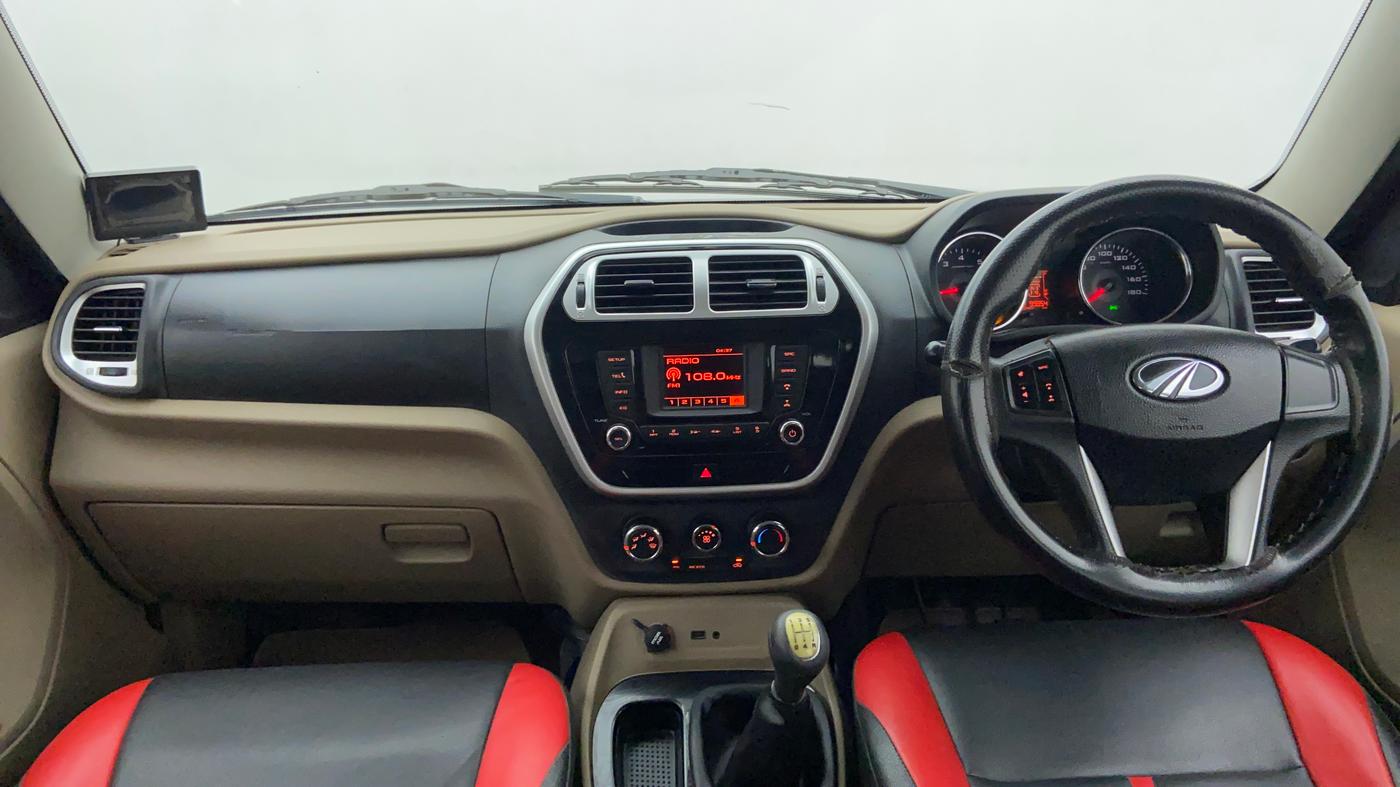 2016 Mahindra TUV300 T8, Diesel, Manual, 99,908 km, Dashboard