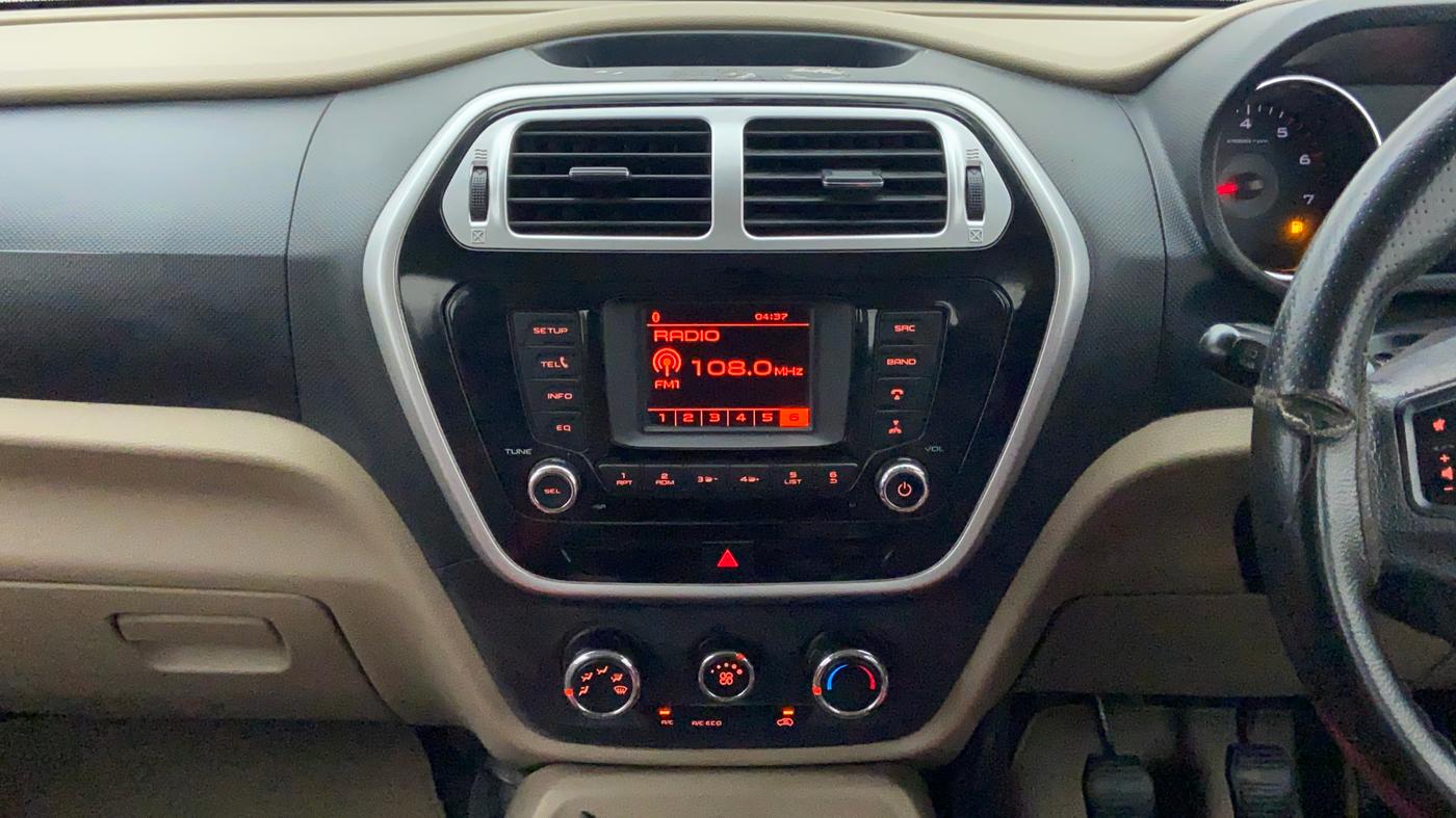 2016 Mahindra TUV300 T8, Diesel, Manual, 99,908 km, Air Conditioner