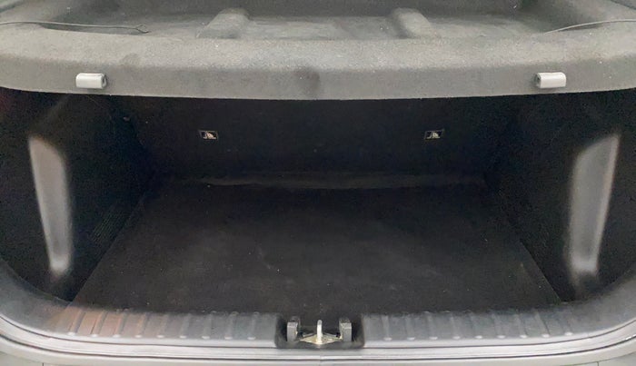 2022 KIA SONET HTX 1.0 IMT, Petrol, Manual, 9,526 km, Boot Inside