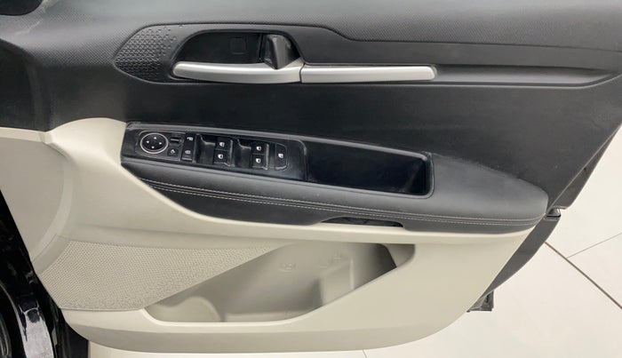 2022 KIA SONET HTX 1.0 IMT, Petrol, Manual, 9,526 km, Driver Side Door Panels Control