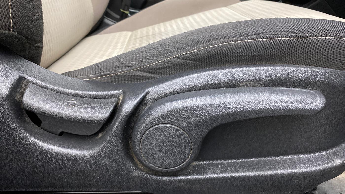 2019 Hyundai Elite i20 1.2  ASTA (O) CVT, Petrol, Automatic, 60,129 km, Driver Side Adjustment Panel