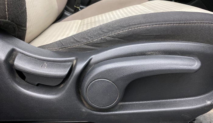 2019 Hyundai Elite i20 1.2  ASTA (O) CVT, Petrol, Automatic, 60,129 km, Driver Side Adjustment Panel