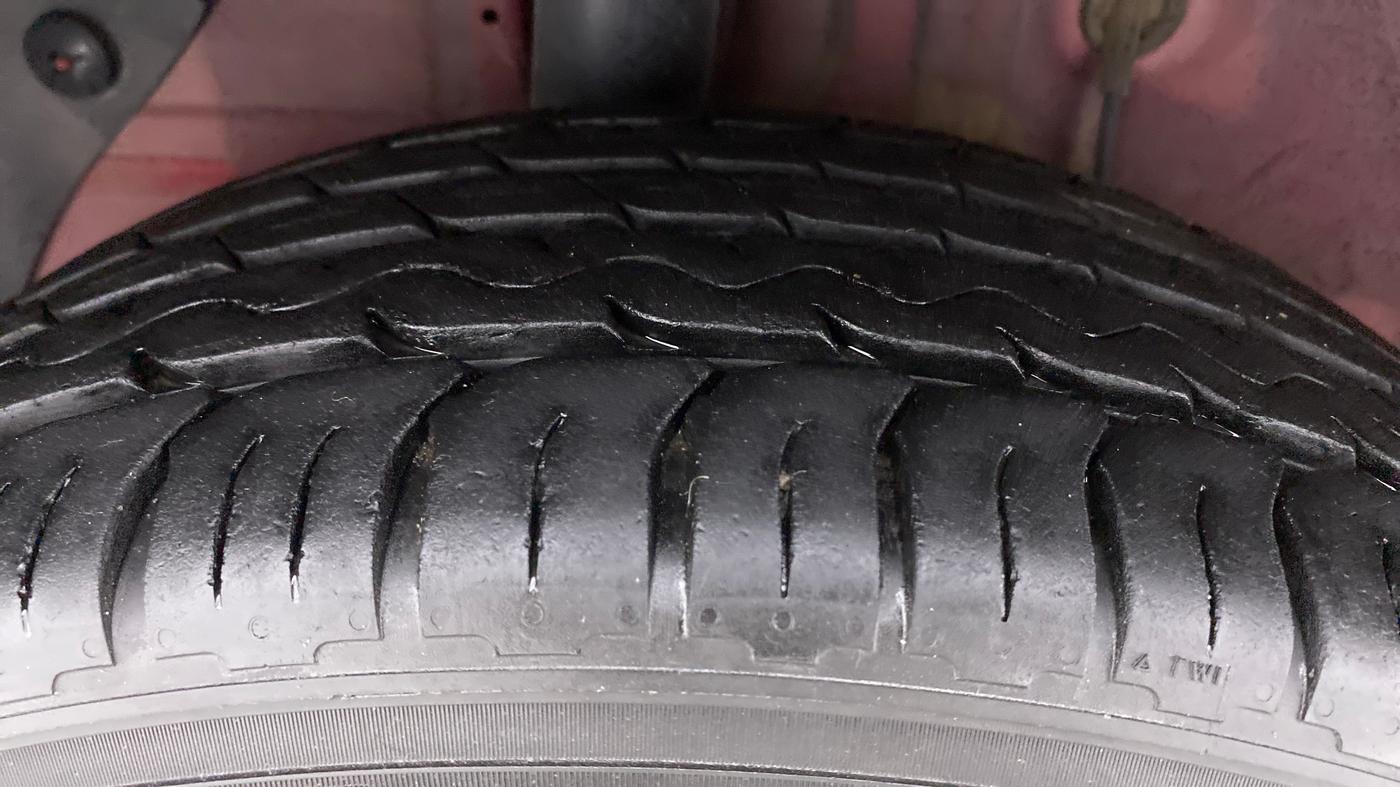 2019 Hyundai Elite i20 1.2  ASTA (O) CVT, Petrol, Automatic, 60,129 km, Right Rear Tyre Tread