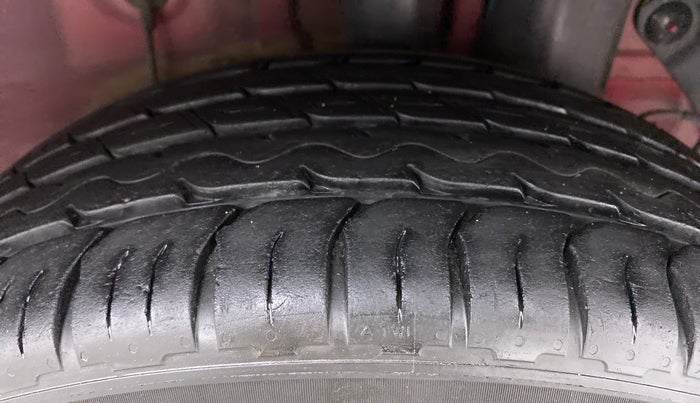 2019 Hyundai Elite i20 1.2  ASTA (O) CVT, Petrol, Automatic, 60,129 km, Left Rear Tyre Tread