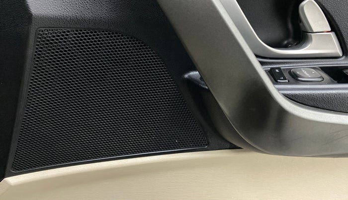 2016 Mahindra XUV500 W6, Diesel, Manual, 71,910 km, Speaker