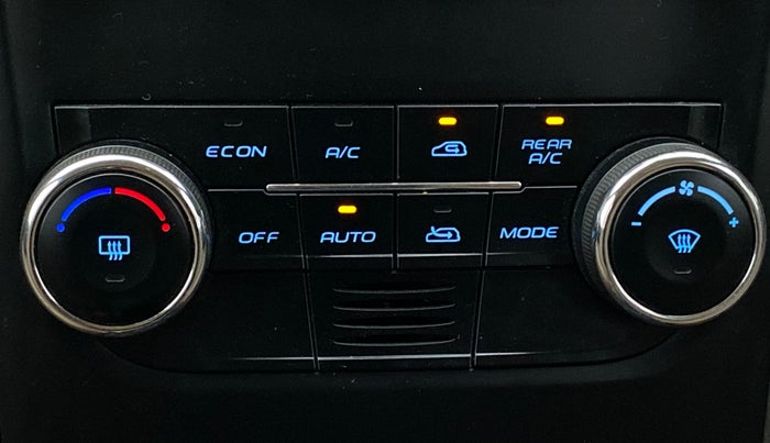 2016 Mahindra XUV500 W6, Diesel, Manual, 71,910 km, Automatic Climate Control