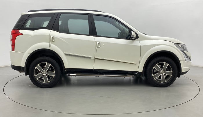 2016 Mahindra XUV500 W6, Diesel, Manual, 71,910 km, Right Side View