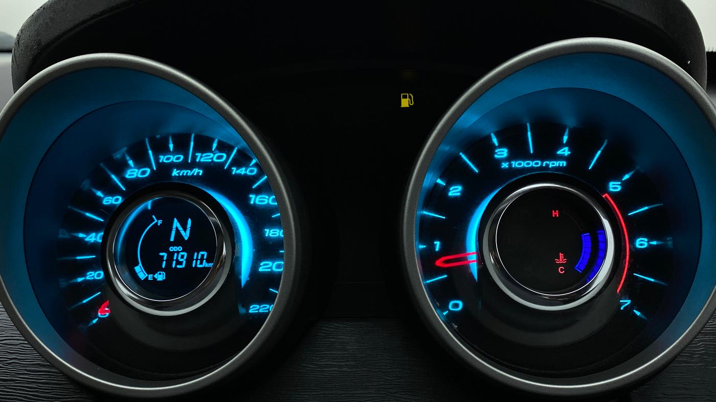2016 Mahindra XUV500 W6, Diesel, Manual, 71,910 km, Odometer Image