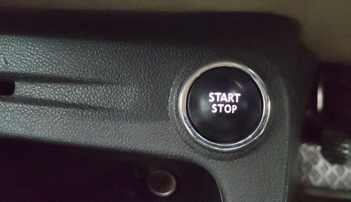 2017 Renault Captur PLATINE DIESEL , Diesel, Manual, 95,011 km, Keyless Start/ Stop Button