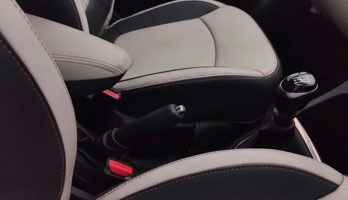 2017 Renault Captur PLATINE DIESEL , Diesel, Manual, 95,011 km, Gear Lever