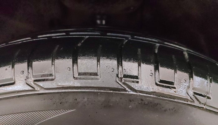 2017 Renault Captur PLATINE DIESEL , Diesel, Manual, 95,011 km, Right Front Tyre Tread