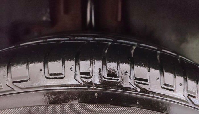 2017 Renault Captur PLATINE DIESEL , Diesel, Manual, 95,011 km, Right Rear Tyre Tread