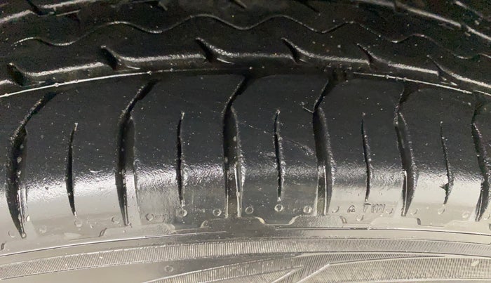 2021 Hyundai VENUE SX 1.5 (O) EXECUTIVE CRDI, Diesel, Manual, 82,303 km, Right Front Tyre Tread