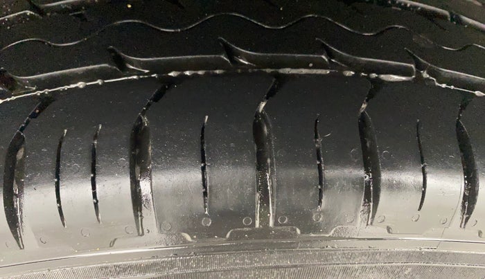 2021 Hyundai VENUE SX 1.5 (O) EXECUTIVE CRDI, Diesel, Manual, 82,303 km, Right Rear Tyre Tread