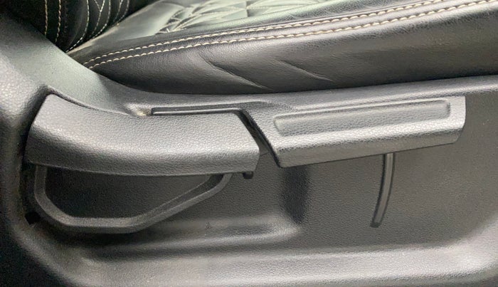 2021 Hyundai VENUE SX 1.5 (O) EXECUTIVE CRDI, Diesel, Manual, 82,303 km, Driver Side Adjustment Panel