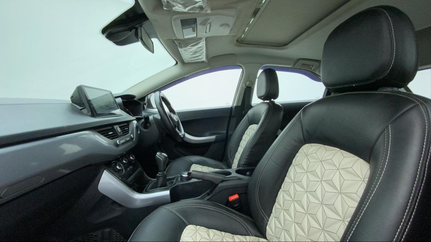 2021 Tata NEXON XM SUNROOF PETROL, Petrol, Manual, 53,008 km, Right Side Front Door Cabin