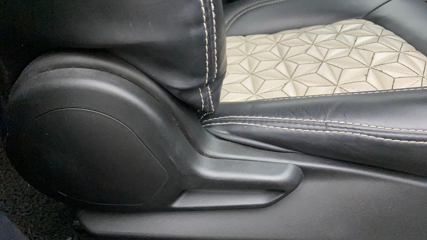 2021 Tata NEXON XM SUNROOF PETROL, Petrol, Manual, 53,008 km, Driver Side Adjustment Panel
