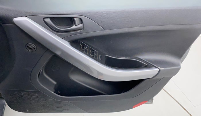2021 Tata NEXON XM SUNROOF PETROL, Petrol, Manual, 53,008 km, Driver Side Door Panels Control