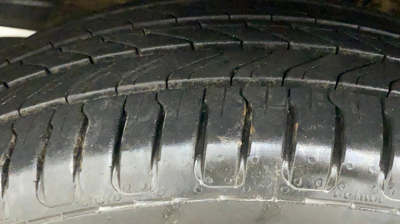 2017 Maruti Baleno ZETA PETROL 1.2, Petrol, Manual, 62,497 km, Left Front Tyre Tread