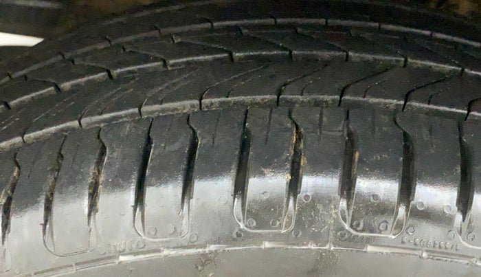2017 Maruti Baleno ZETA PETROL 1.2, Petrol, Manual, 62,497 km, Left Front Tyre Tread
