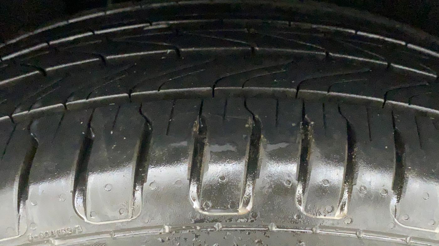 2017 Maruti Baleno ZETA PETROL 1.2, Petrol, Manual, 62,497 km, Right Rear Tyre Tread