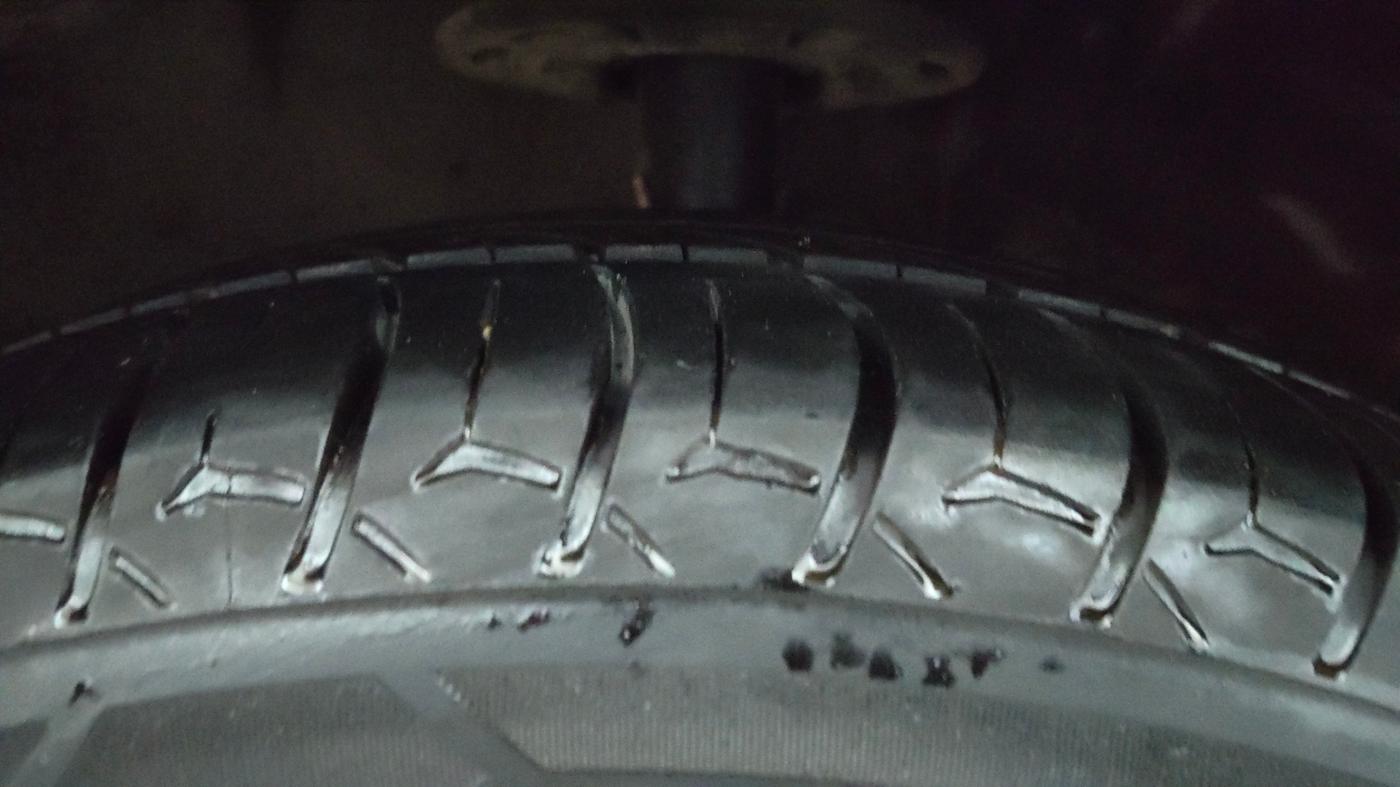 2021 Maruti XL6 ZETA AT, Petrol, Automatic, 84,940 km, Right Front Tyre Tread