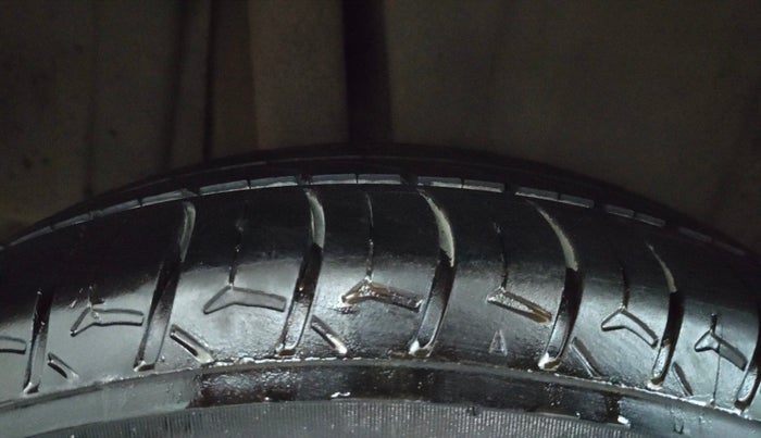 2021 Maruti XL6 ZETA AT, Petrol, Automatic, 84,940 km, Right Rear Tyre Tread