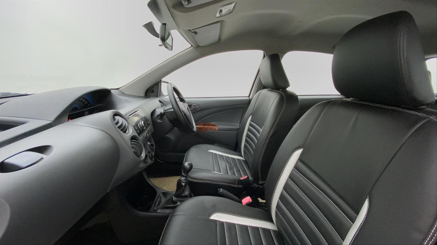 2013 Toyota Etios Liva GD, Diesel, Manual, 1,19,333 km, Right Side Front Door Cabin