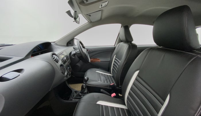 2013 Toyota Etios Liva GD, Diesel, Manual, 1,19,333 km, Right Side Front Door Cabin