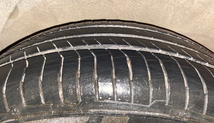 2014 Hyundai i20 MAGNA (O) 1.2, Petrol, Manual, 40,385 km, Right Rear Tyre Tread