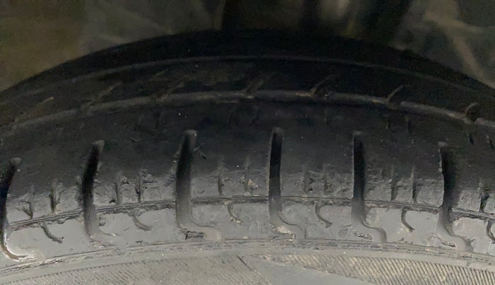 2018 Datsun Redi Go T, Petrol, Manual, 26,041 km, Right Front Tyre Tread