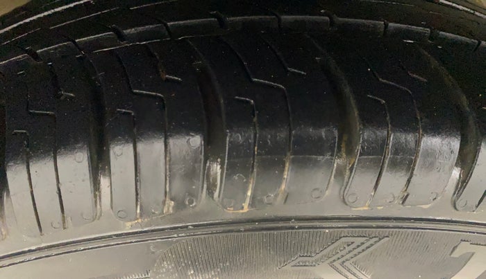 2017 Tata Zest XT PETROL, Petrol, Manual, 64,794 km, Right Rear Tyre Tread