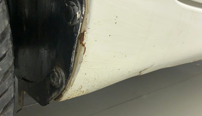 2016 Maruti Swift LXI (O), Petrol, Manual, 82,988 km, Right running board - Slightly rusted