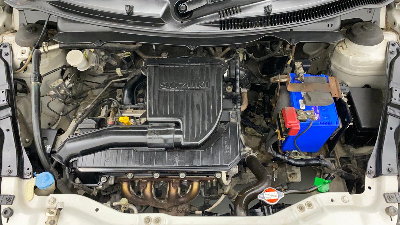2016 Maruti Swift LXI (O), Petrol, Manual, 82,988 km, Open Bonet