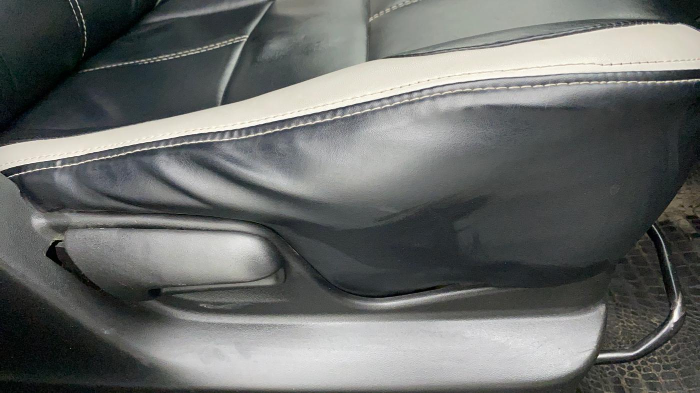 2016 Maruti Swift LXI (O), Petrol, Manual, 82,988 km, Driver Side Adjustment Panel