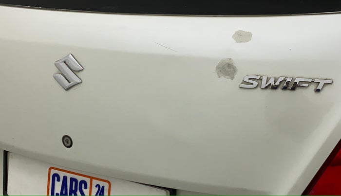 2016 Maruti Swift LXI (O), Petrol, Manual, 82,988 km, Dicky (Boot door) - Minor scratches