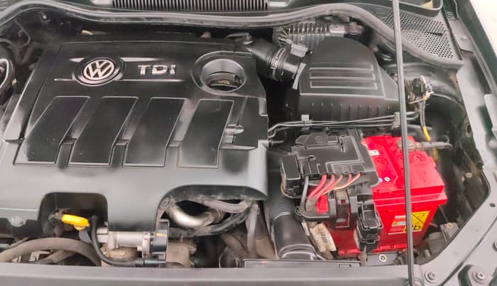 2015 Volkswagen Vento HIGHLINE 1.5 AT, Diesel, Automatic, 1,43,813 km, Engine View - Left