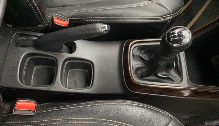 2020 Maruti S Cross ZETA 1.5, Petrol, Manual, 63,347 km, Gear Lever