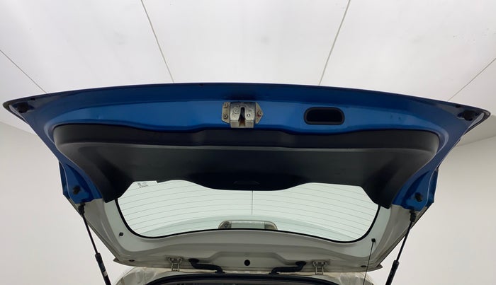 2016 Maruti Vitara Brezza ZDI PLUS DUAL TONE, Diesel, Manual, 93,136 km, Boot Door Open