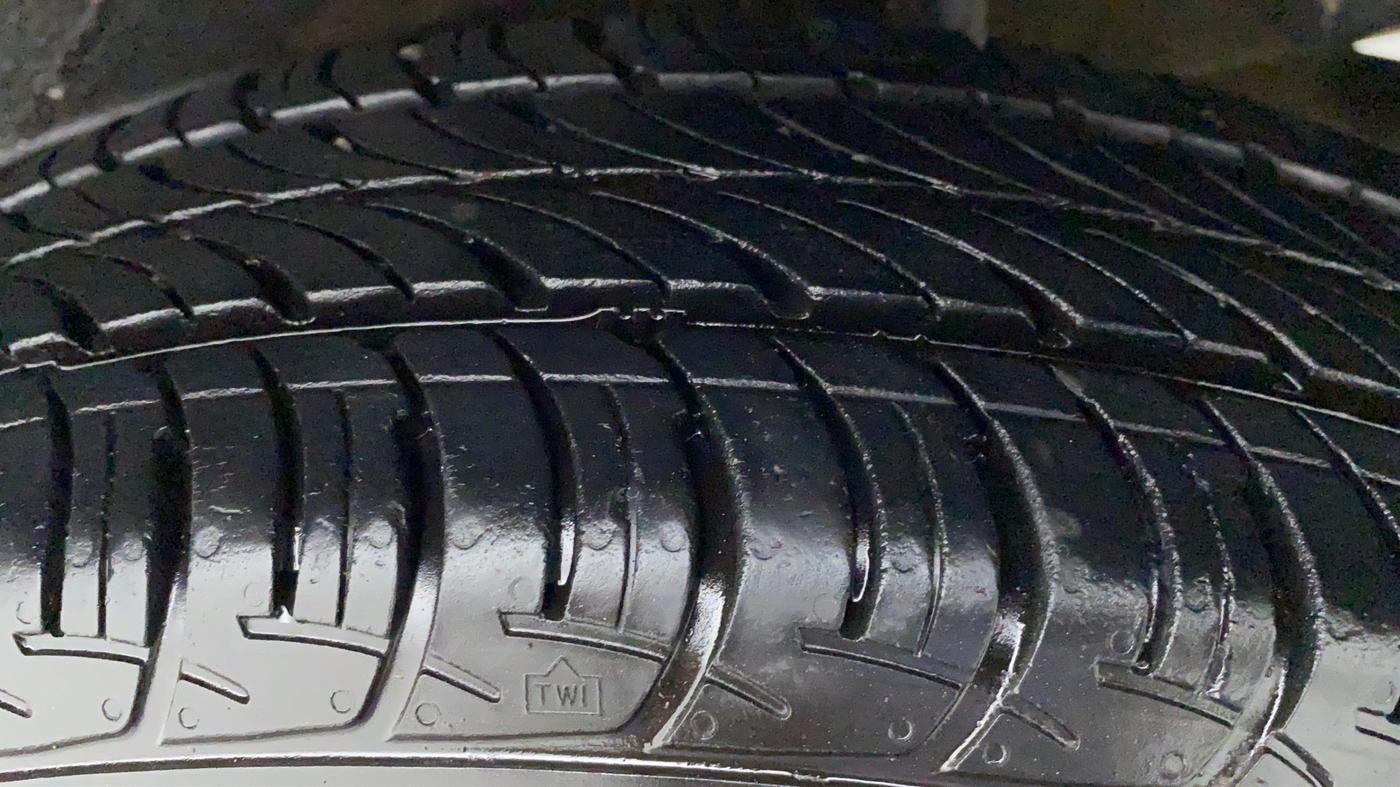 2020 Maruti New Wagon-R ZXI 1.2 old, Petrol, Manual, 9,277 km, Right Front Tyre Tread